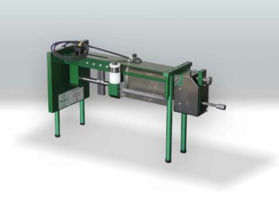 extensometer calibrator model 3590vhr horizontal configuration for calibrating transverse extensometers