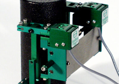 miniature_dual_averaging_extensometers_for_strain_measurement_of_concrete_asphalt_and_rock-Model_3442RA1-0200