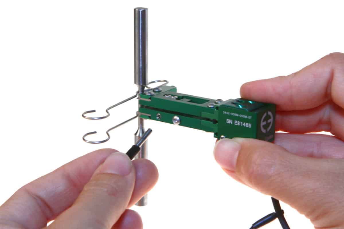 low-profile_extensometer-model_3442-with_model_holding
