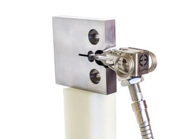 1-COD_gage_for_elevated_temperature-model_7641_Gen3_with_CT_specimen