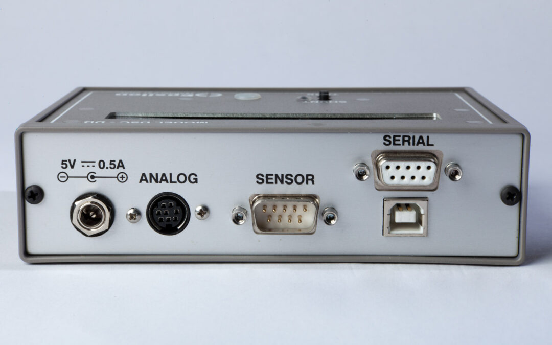 digital_signal_conditioner_with_digital_display_for_strain_gage_extensometers-Model_DSC-DD-view3
